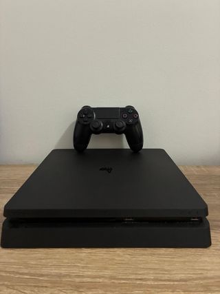 PS4 Slim Nera + 3 Giochi