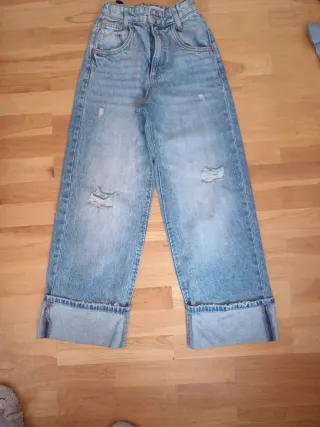 Pantalón vaquero desgastado