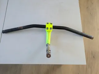 Potencia y manillar de bicicleta