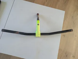 Potencia y manillar de bicicleta