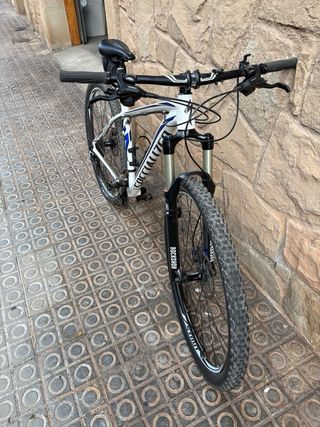Bicicleta Montaña Specialized Blanca (mujer)