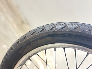 Suzuki GN250 Roja con Baúl