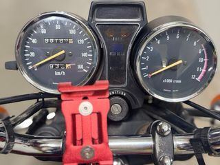 Suzuki GN250 Roja con Baúl
