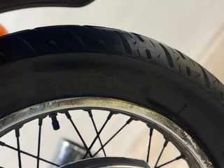 Suzuki GN250 Roja con Baúl