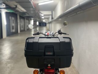 Suzuki GN250 Roja con Baúl