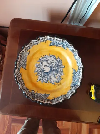 Plato decorativo cerámica cara dios