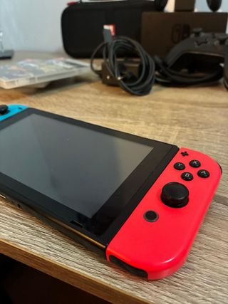 Nintendo Switch Azul y Rojo + Accesorios