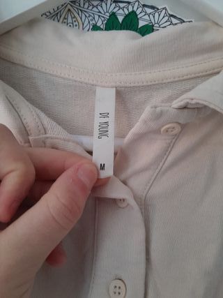 Blusa/Sudadera tipo polo beige manga larga