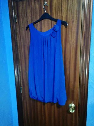 Vestido azul con flores