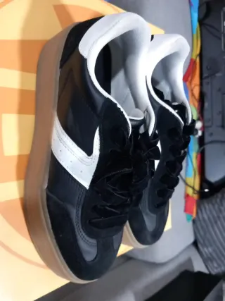 Zapatillas Bershka negras