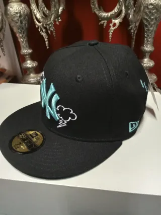 Gorra New Era 59Fifty NY Negra y Turquesa 7.1/4