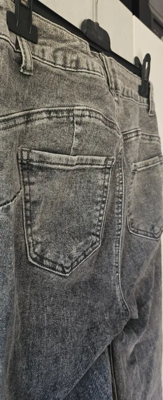 Pantalón vaquero pitillo elástico efecto push up