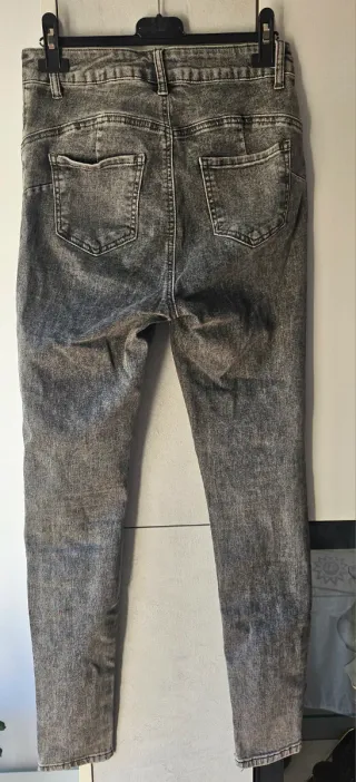 Pantalón vaquero pitillo elástico efecto push up