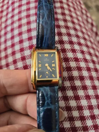 Reloj Festina Rectangular Azul Dorado