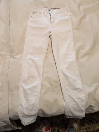 Pantalones blancos