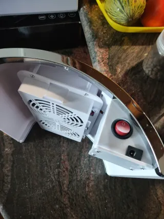 Aspirador de Uñas KM-868-1 80W