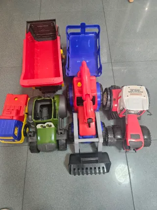 Lote de 5 tractores de juguete