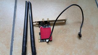 Scheda WiFi PCIe con antenne amplificatori