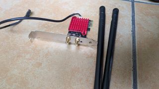 Scheda WiFi PCIe con antenne amplificatori