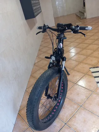 Alquiler Bicicleta Eléctrica Fat Bike Negra