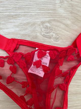 Conjunto lencería rojo con corazones
