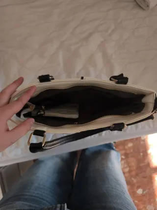 Bolso blanco y negro