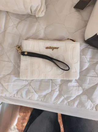 Bolso blanco y negro