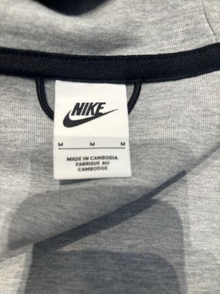 Chaqueta Nike Tech Gris