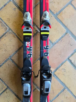 Esquís Rossignol 9.6 con fijaciones