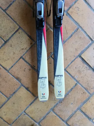 Esquís Rossignol 9.6 con fijaciones