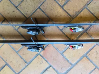 Esquís Rossignol 9.6 con fijaciones