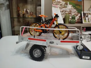 Remolque RC escala 1:10 con bicicletas
