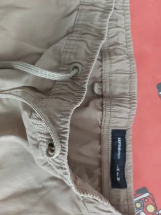 Pantalón cargo Lefties beige talla M