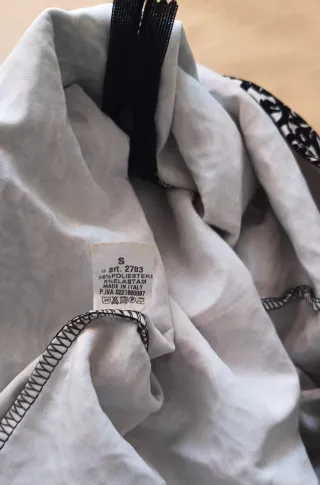 Gonna fantasia floreale barocca bianca e nera