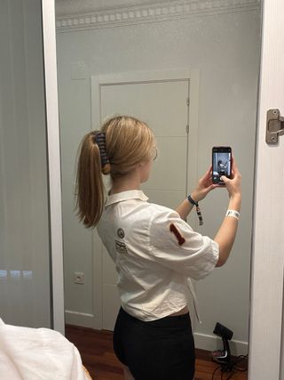 Camiseta corta blanca con nudo