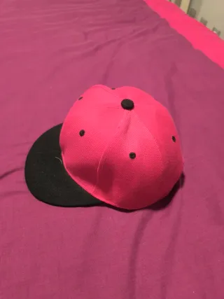 Gorra Fucsia y Negra