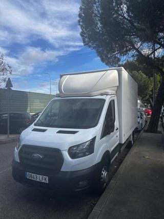 Ford Transit carrozado con trampilla
