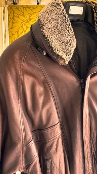 Cazadora de cuero marrón
