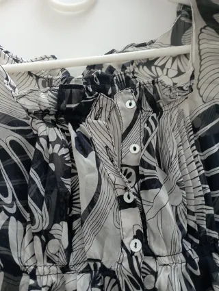 Blusa de seda estampada