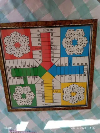 Parchís Vintage Mide 56 cm de alto por 56 de ancho