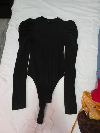 Body negro manga abullonada