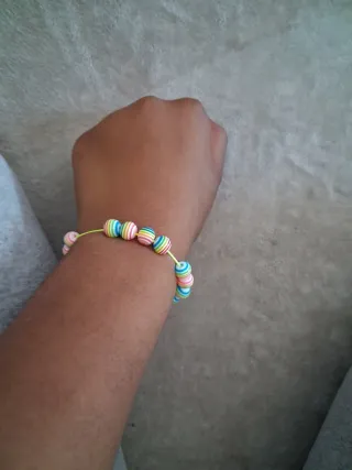 Pulsera de cuentas multicolor