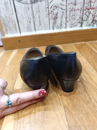 Zapatos Guante piel tacón cómodo negros.