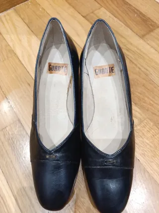 Zapatos Guante piel tacón cómodo negros.