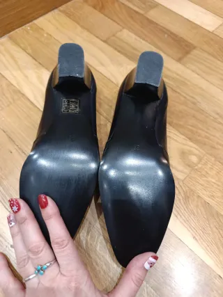 Zapatos Guante piel tacón cómodo negros.