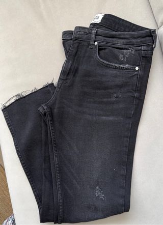 Vaqueros Zara negros desgastados