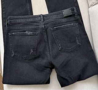 Vaqueros Zara negros desgastados