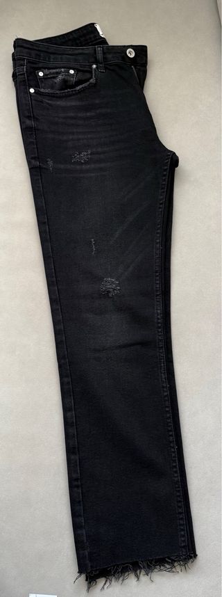 Vaqueros Zara negros desgastados
