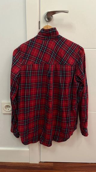 Camisa de cuadros roja y azul