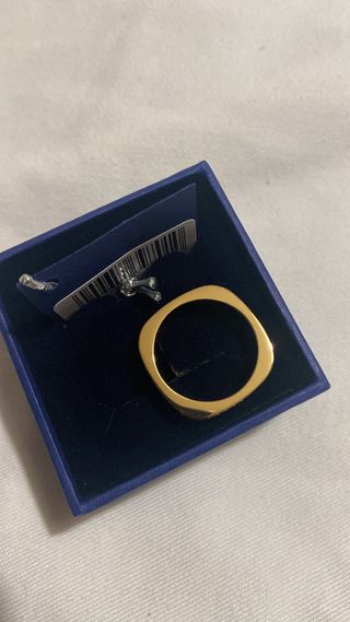 Anillo cuadrado dorado